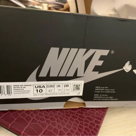 Nike Black and Silver Sneakers High-Top Design