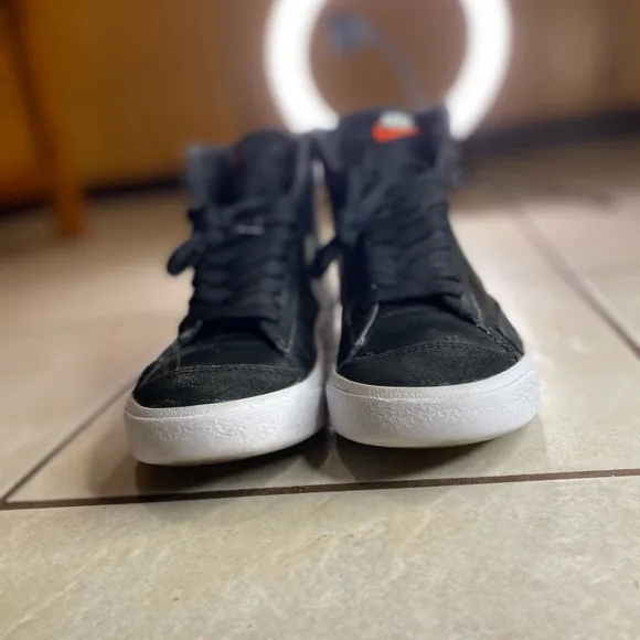 Nike Blazer Mid ‘77 Black White High Top Shoes GS Size 7Y DA4086 002
