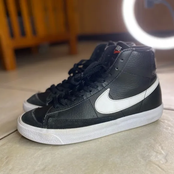 Nike Blazer Mid ‘77 Black White High Top Shoes GS Size 7Y DA4086 002