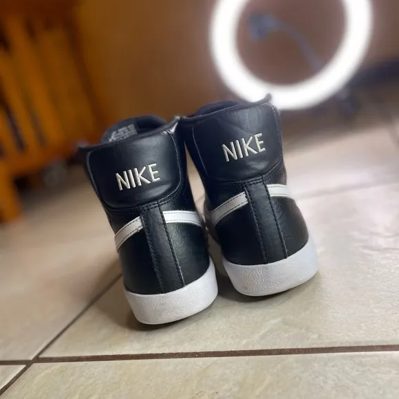 Nike Blazer Mid ‘77 Black White High Top Shoes GS Size 7Y DA4086 002