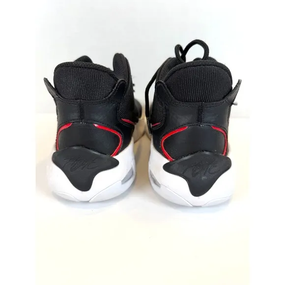 Nike Boys Air Jordan Max Aura 4 DQ8404-006 Black Basketball Shoes Sz 6Y