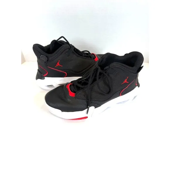 Nike Boys Air Jordan Max Aura 4 DQ8404-006 Black Basketball Shoes Sz 6Y