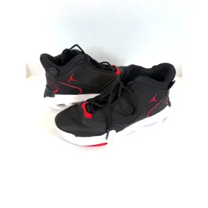 Nike Boys Air Jordan Max Aura 4 DQ8404-006 Black Basketball Shoes Sz 6Y