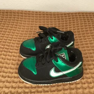 Nike Dunk Low‎ Black GREEN LANTERN Sz 6C Shoes 316610-911 Toddler Baby