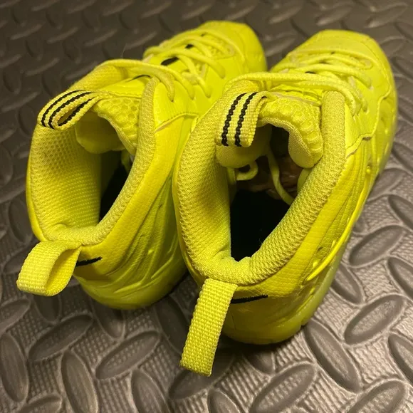 Nike Foamposite Pro Volt Green size 8c toddler shoes CLEAN