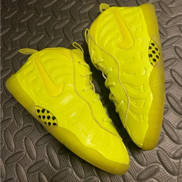 Nike Foamposite Pro Volt Green size 8c toddler shoes CLEAN