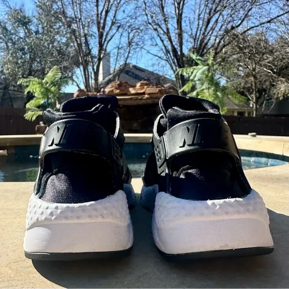 Nike Huarache Run Low Black White - Size 6Y, 7.5 Women’s (654275-011)