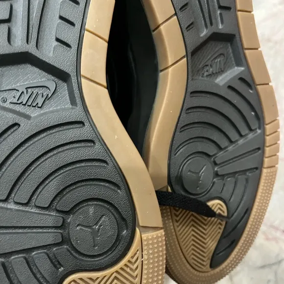 Nike Jordan 1 elevate high SE  fb9894-001 black gum