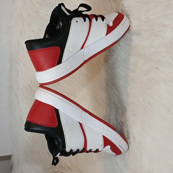 Nike Jordan NU Retro 1 Boys SZ 4Y Red/Black/White