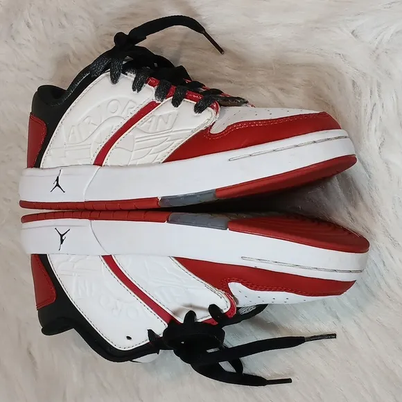 Nike Jordan NU Retro 1 Boys SZ 4Y Red/Black/White