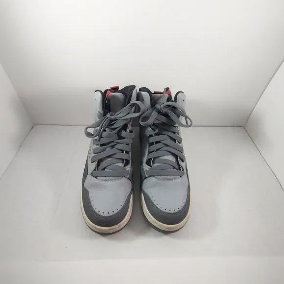 Nike Jordans Flight Style 629942-002 High Top Boys Shoes Size 5.5 Youth,Gray Red