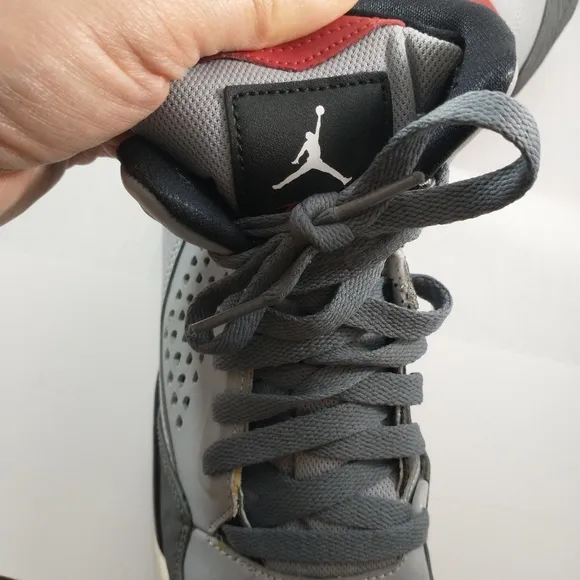 Nike Jordans Flight Style 629942-002 High Top Boys Shoes Size 5.5 Youth,Gray Red