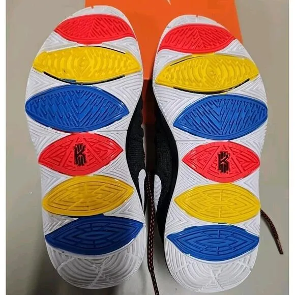 Nike Kyrie 5 Friends GS Size 5 Youth Black Jordan Clean