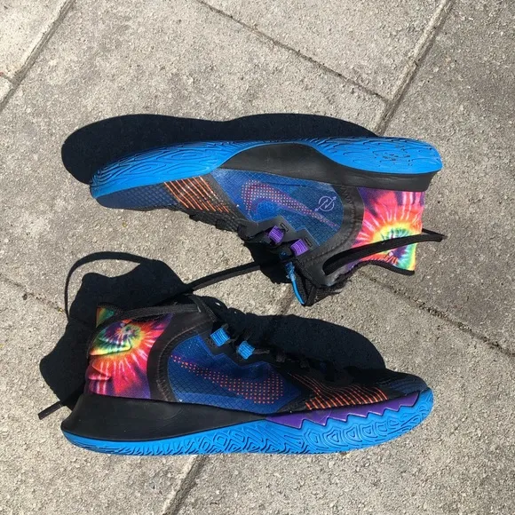 Nike Kyrie Flytrap 5 GS Photo Blue Tye-Dye sz 6.5y Womens 8 Basketball