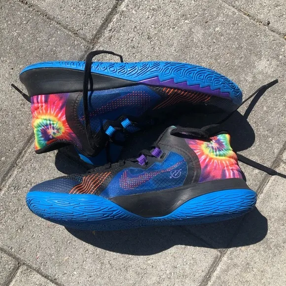 Nike Kyrie Flytrap 5 GS Photo Blue Tye-Dye sz 6.5y Womens 8 Basketball