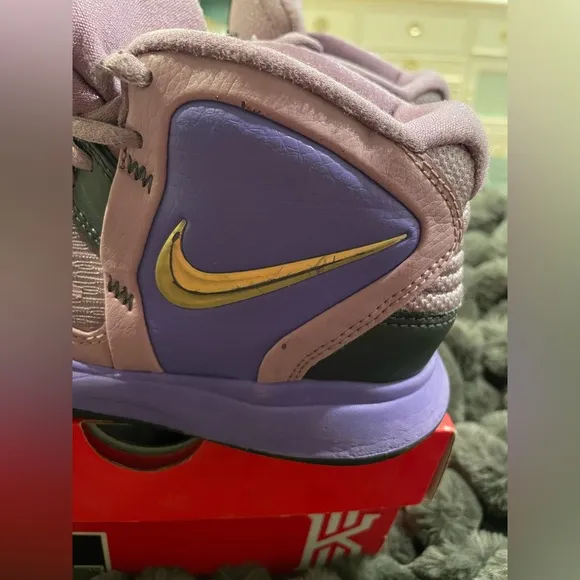 Nike Kyrie Infinity Purple Gold GS Irving Basketball Shoes DD0334-500