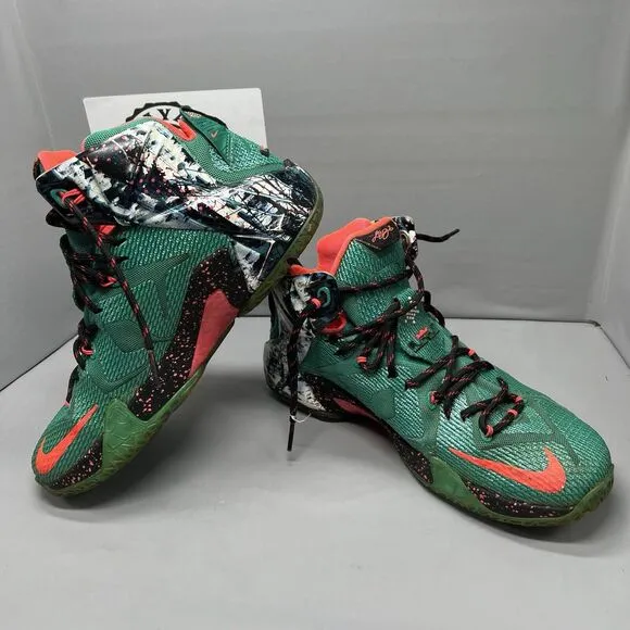 Nike LeBron 12 Xmas Akron Birch 707558-363 Christmas Theme Men Size 8 Preowned