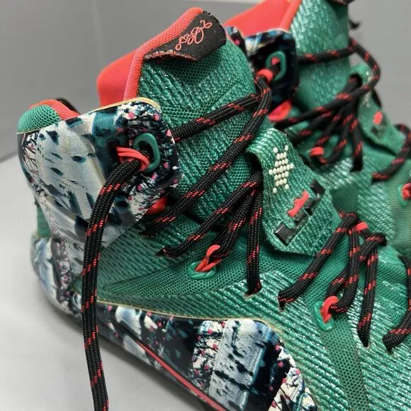 Nike LeBron 12 Xmas Akron Birch 707558-363 Christmas Theme Men Size 8 Preowned