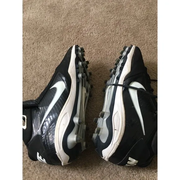 Nike Men’s High Top Football Cleats Size 13.5