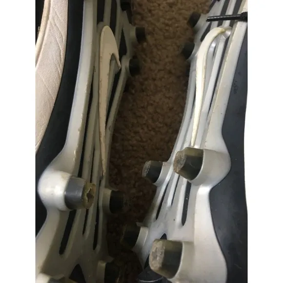 Nike Men’s High Top Football Cleats Size 13.5