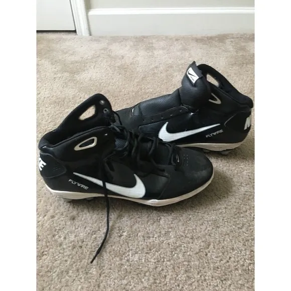 Nike Men’s High Top Football Cleats Size 13.5