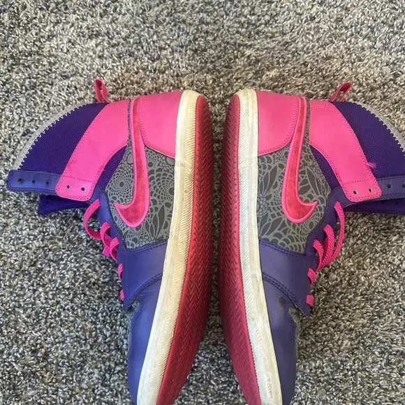 Nike Retro Air Jordan girls high top slip on pink purple 5Y shoes