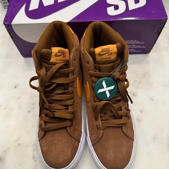 Nike SB Zoom Blazer Mid Skate Shoes Pecan/Light Curry Men’s US 6.5/ Women’s US 8