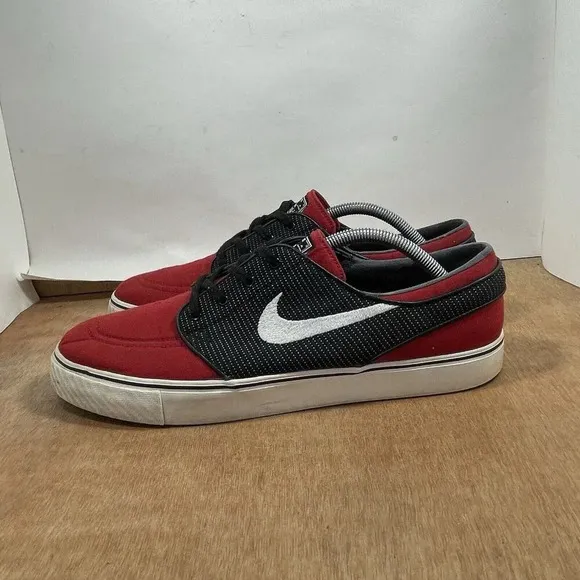 Nike SB Zoom Stefan Janoski Skate Shoes Mens 11.5 Red Black Low Top 615957-611