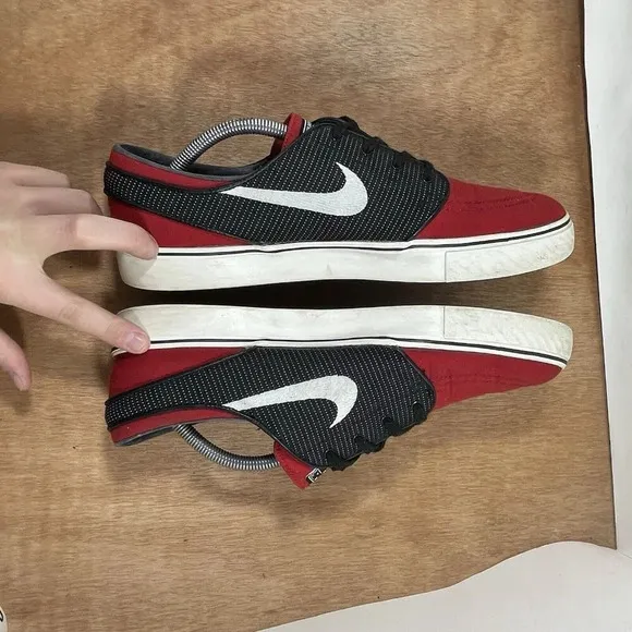 Nike SB Zoom Stefan Janoski Skate Shoes Mens 11.5 Red Black Low Top 615957-611