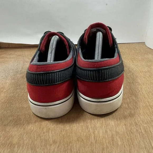 Nike SB Zoom Stefan Janoski Skate Shoes Mens 11.5 Red Black Low Top 615957-611