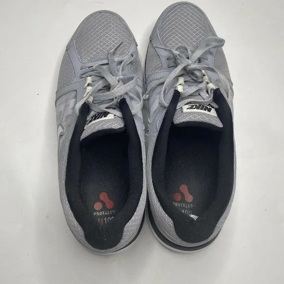 Nike Sz 10 Mens Dual Fusion shoes