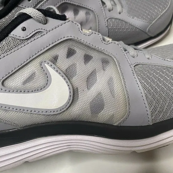 Nike Sz 10 Mens Dual Fusion shoes