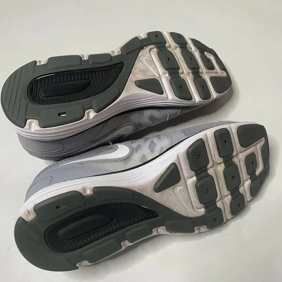 Nike Sz 10 Mens Dual Fusion shoes