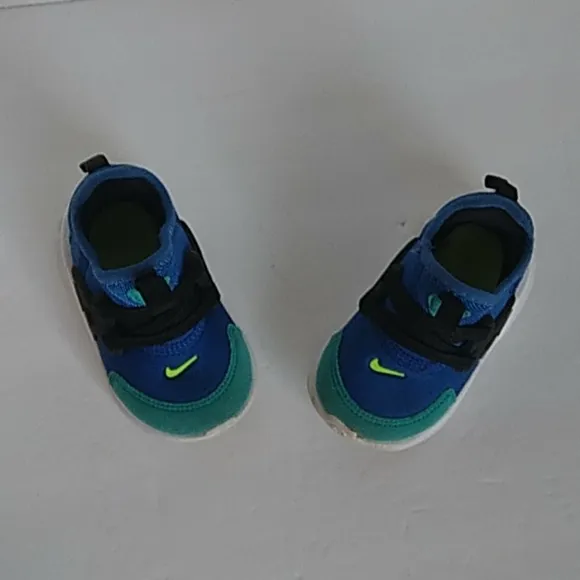NIKE TODDLER TANJUN SNEAKERS 👟