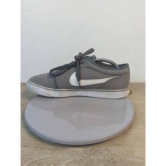 Nike Toki Low Skate Shoes Men’s Size 11 Gray Sneaker Canvas 555272-091 Nice