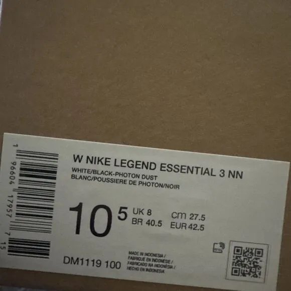 NIKE WMNS Legend Essential 3 NN White Black DM1119 100 - Sz 10.5 NoLid