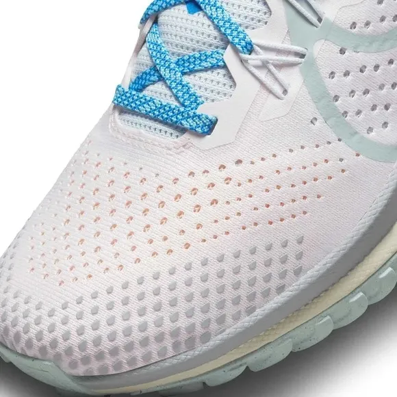 Nike Women's Trail Running Shoes pale pink women’s 8.5 Pegasus 4 trail shoes