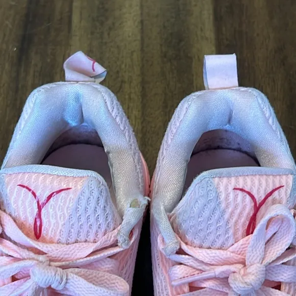 Nike Zoom Live 2 Kay Yow Pink Breast Cancer Awareness AJ7721-605 Mens 6.5 Shoes