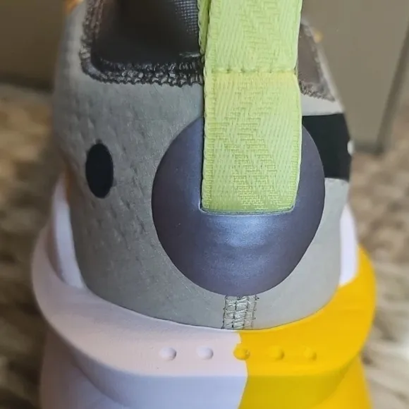 Nike ZoomX Running Shoes - Yellow and Gray