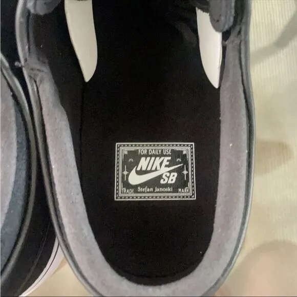 Nike SB Zoom Janoski OG  Mens Size 11 Black White Athletic Skate Shoes
