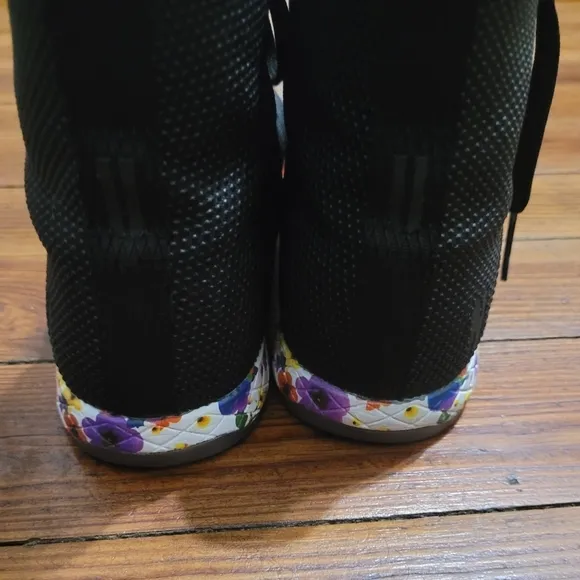 NOBULL Floral bottom high top trainers. Women's 9 Men's 7.5