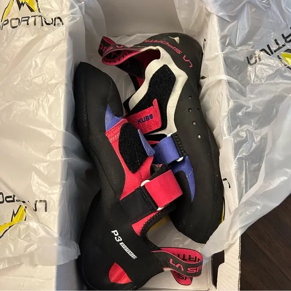 NWB La Sportiva Women’s 9.5 men’s 8.5 rock climbing shoes
