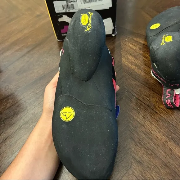 NWB La Sportiva Women’s 9.5 men’s 8.5 rock climbing shoes