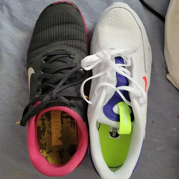 NWB Nike Air Max Bolt Sneaker 5Y