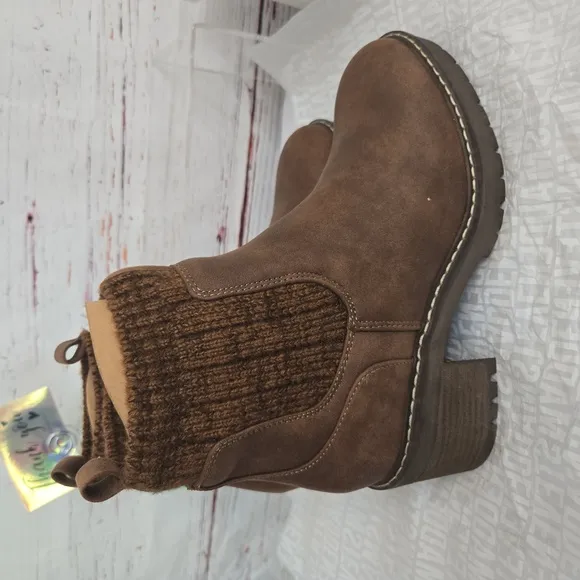 NWOB Stive Maddeb Apollo Boots Size 8