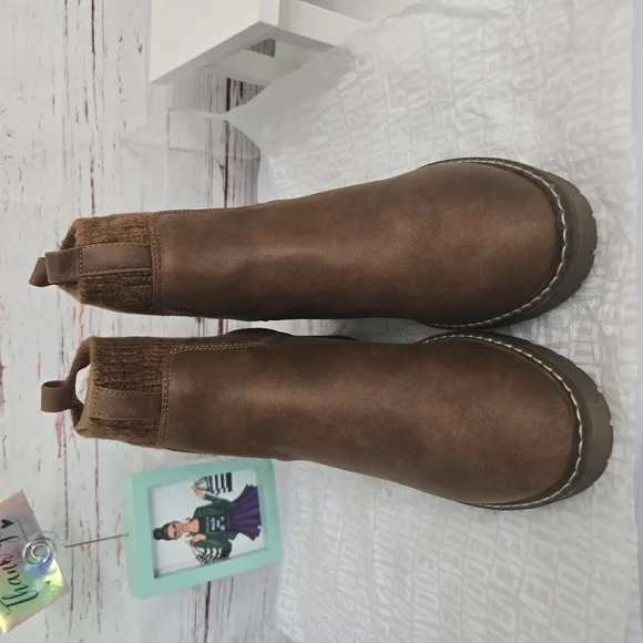 NWOB Stive Maddeb Apollo Boots Size 8