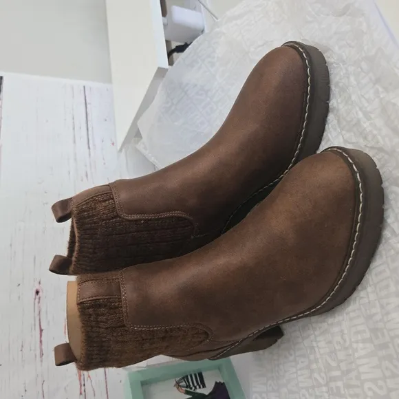 NWOB Stive Maddeb Apollo Boots Size 8