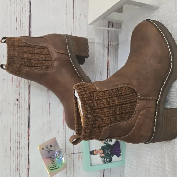 NWOB Stive Maddeb Apollo Boots Size 8