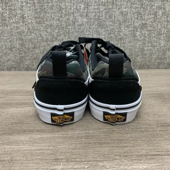 NWOB VANS Off The Wall Camo Skate Shoes Sneakers Youth Size 5