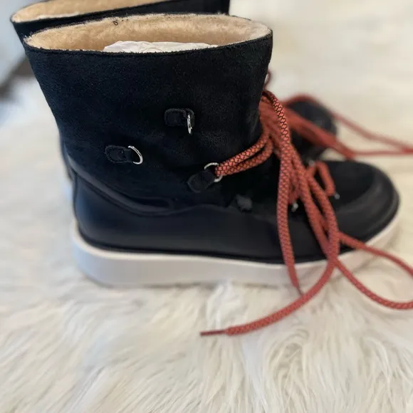NWOB|Fitflop Skandi Navy Blue Suede Boots, 8